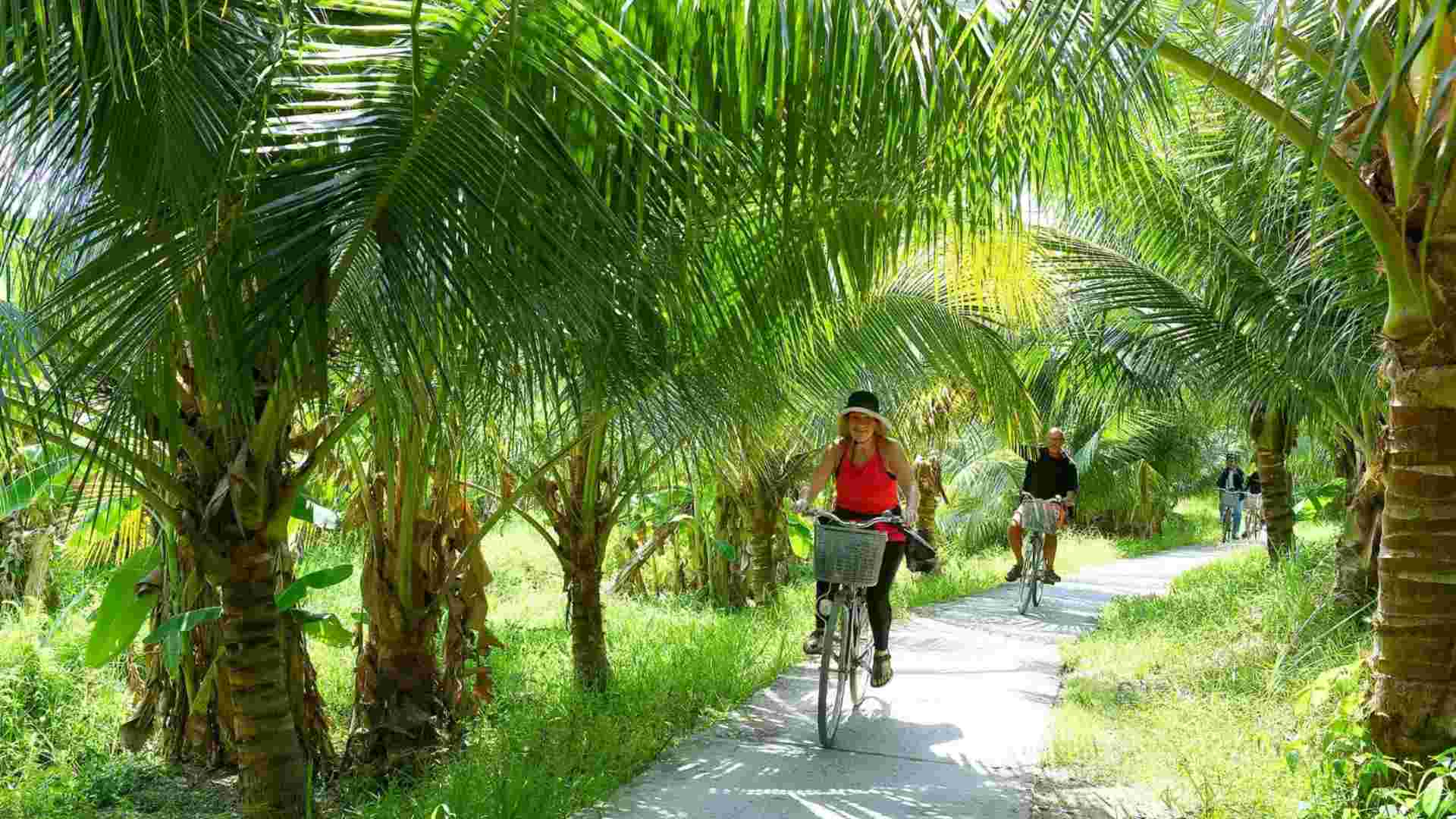 Chạy Xe Đạp Tham Quan Miền Quê